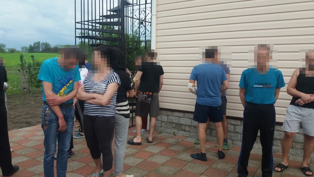 Полиция выпустила из рабства 80 человек в "ребцентре" Житомирской области